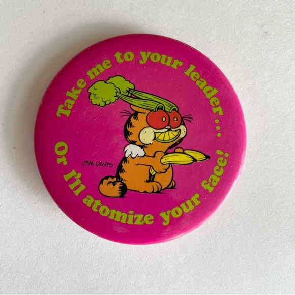 Vintage Other - Vintage Garfield Jim Davis pin